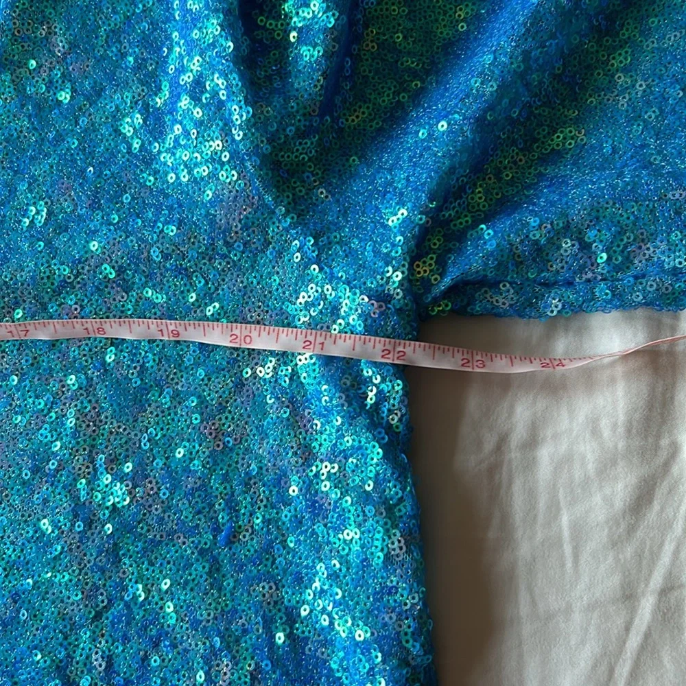 Lily White | Womens Blue Sequin Crop Top w/ Lining & Keyhole Cutout - Size XL - Picture 6 of 12